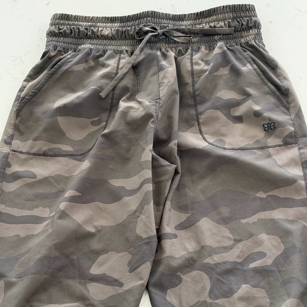 Albion Fit Camo Destination Joggers - Picture 8 of 12